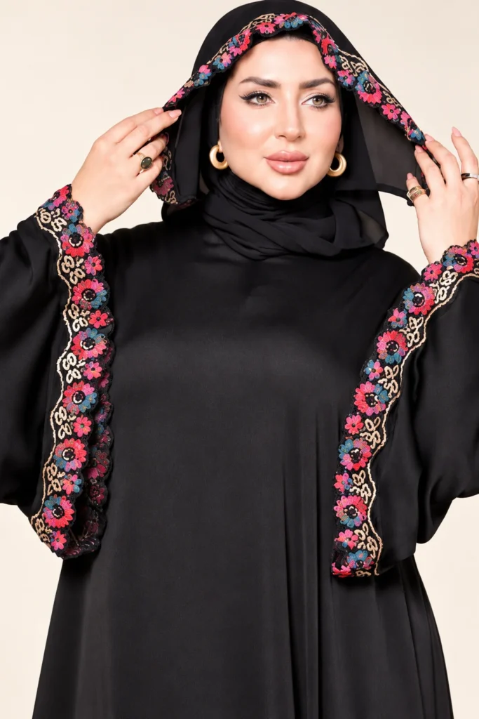 عباية سوداء بتطريز وردي — 112 — تفاصيل