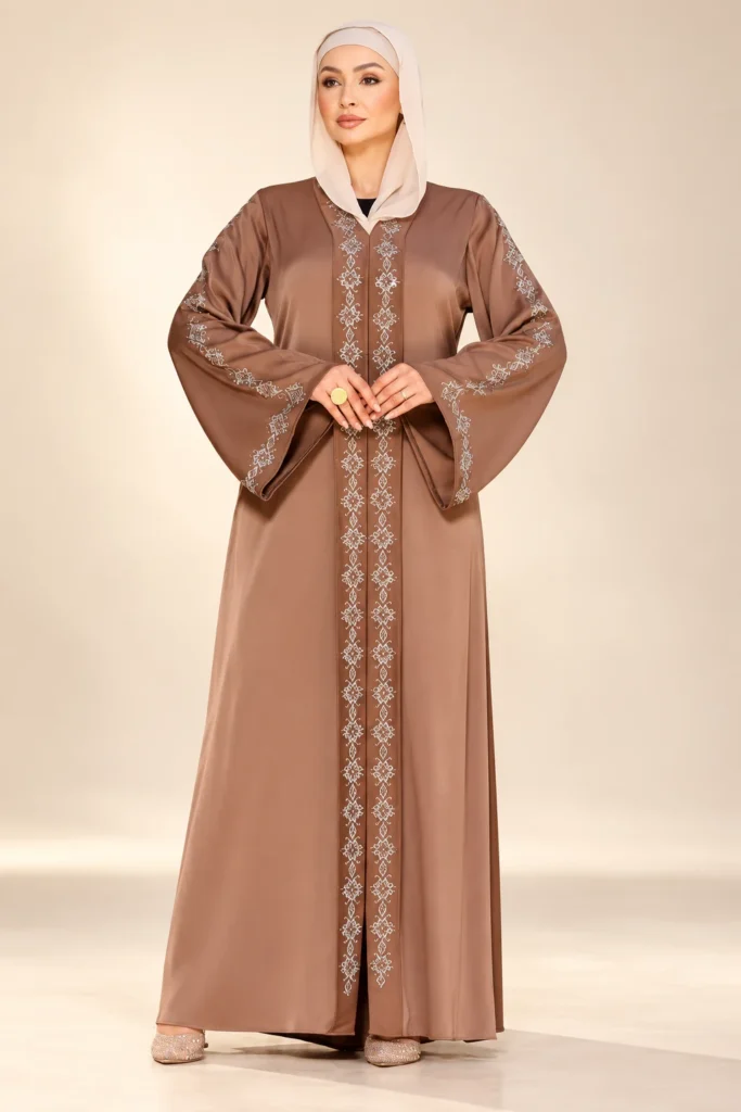 عباية بنية بتطريز أمامي — 106